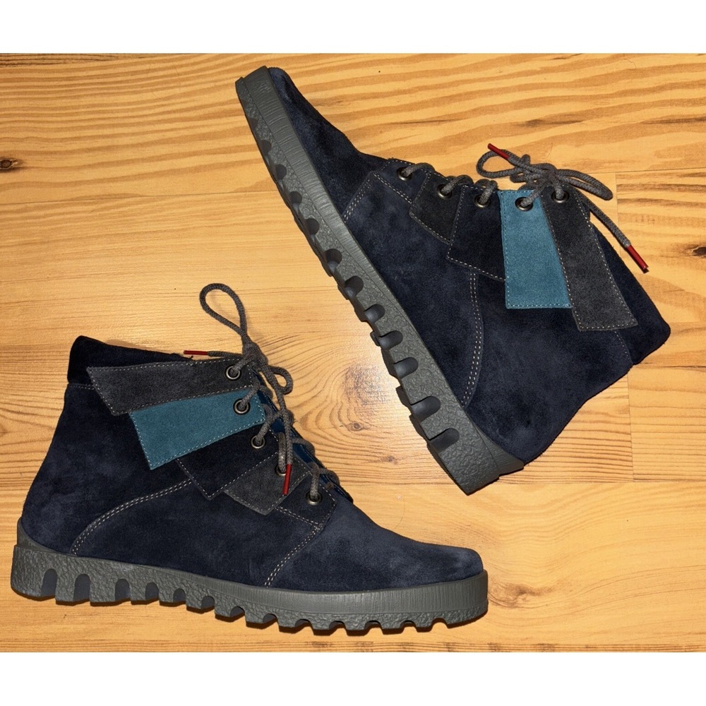 THINK! 38 = 7 - 7.5 Lace Up Booties Navy Suede Patchwork Tipped Laces Lug Ankle